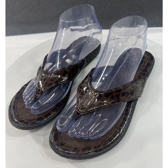 BORN boc Concepts Leopard Slip On Flip Flop Sandals Things Brown Women Size 7 - Picture 9 of 16